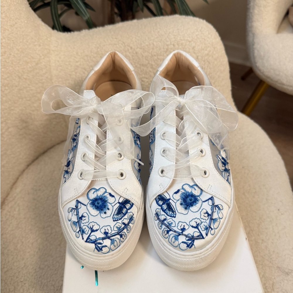 Floral Embroidered Women's Sneakers